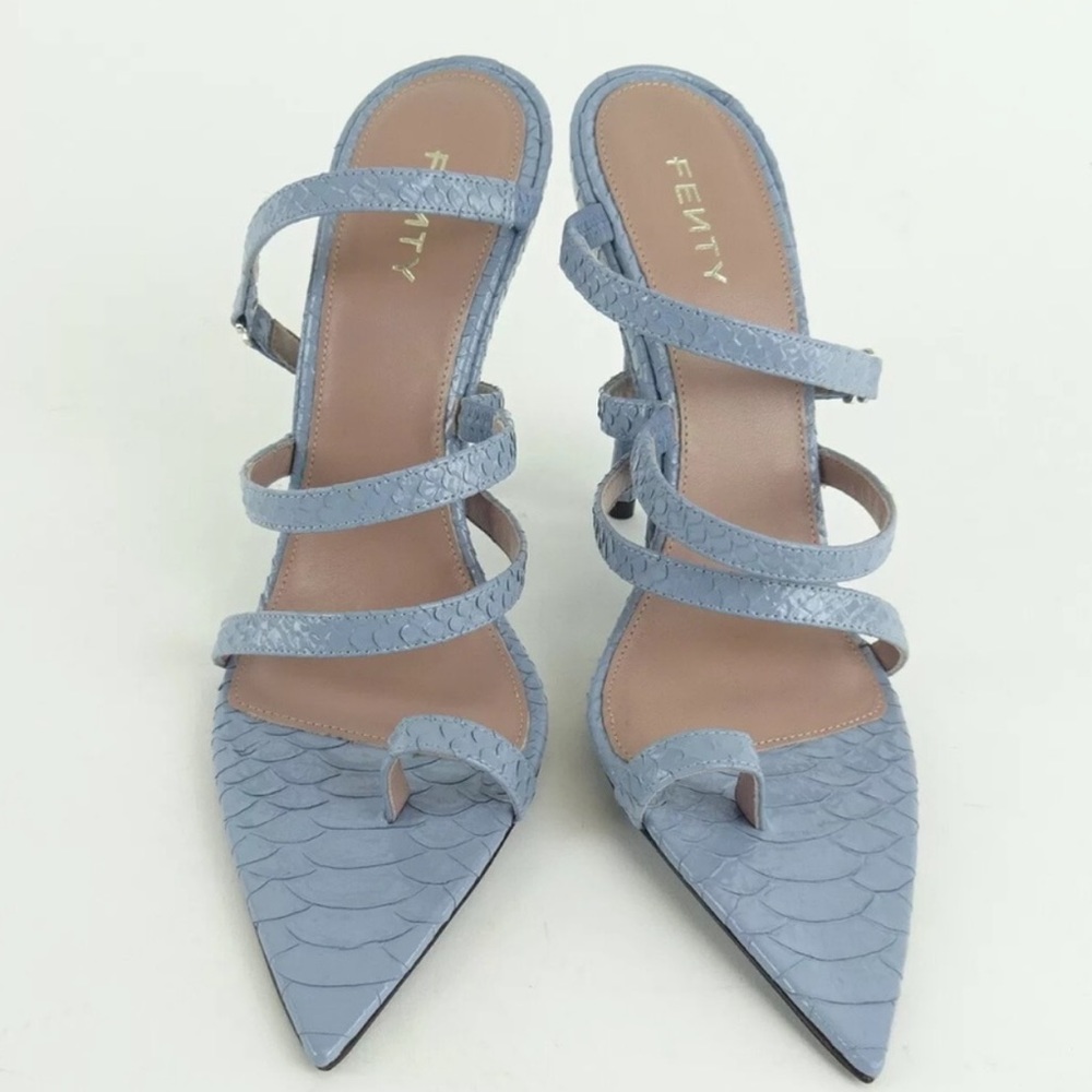FENTY SPIRALING SANDALS SIZE 37
